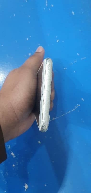 Apple Iphone 6 A1549 Silver 1GB 16GB Official PTA Approved 8/10 Lush 6