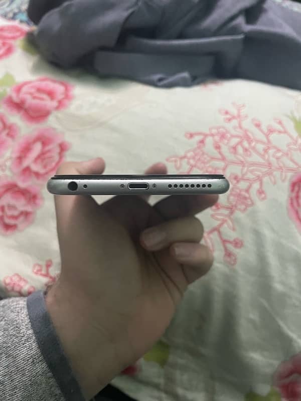 iphone 6 s plus 128 gb  Sim Working 4