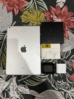 iPad 5 generation 128gb with AirPods and charger