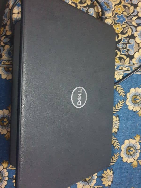 Dell Latitude 3300 i3 7th Gen 1