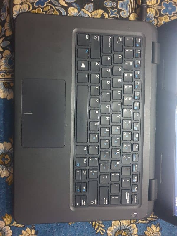 Dell Latitude 3300 i3 7th Gen 3