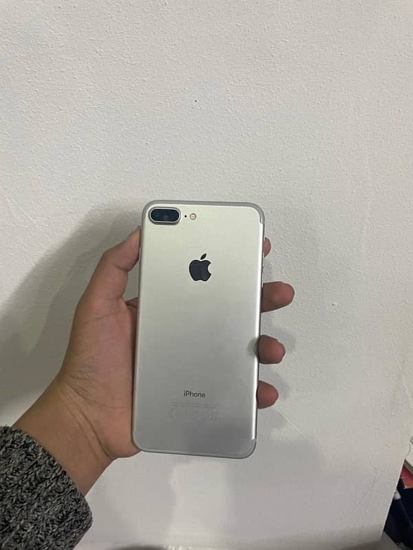 iphone 7+ pure white colour 0