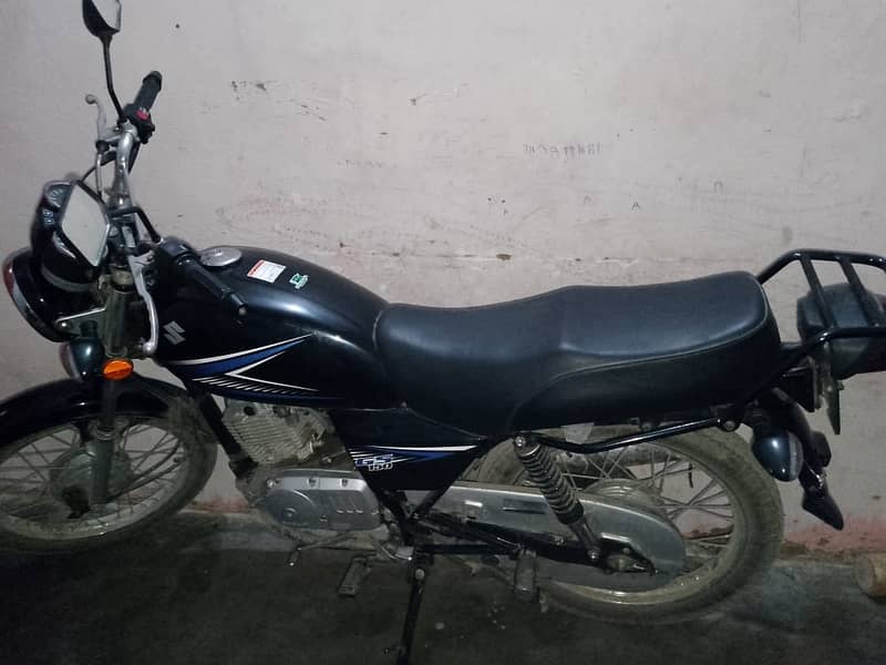 Suzuki GS 150 2024 4