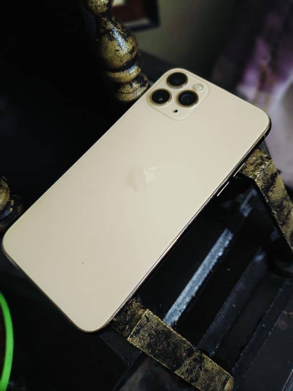 iPhone 11pro Pta Approved 256GB gold colour 2