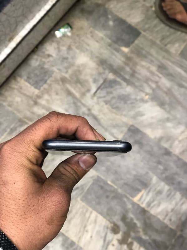 iPhone 8 blackish grey 10/10 sealed piece 3