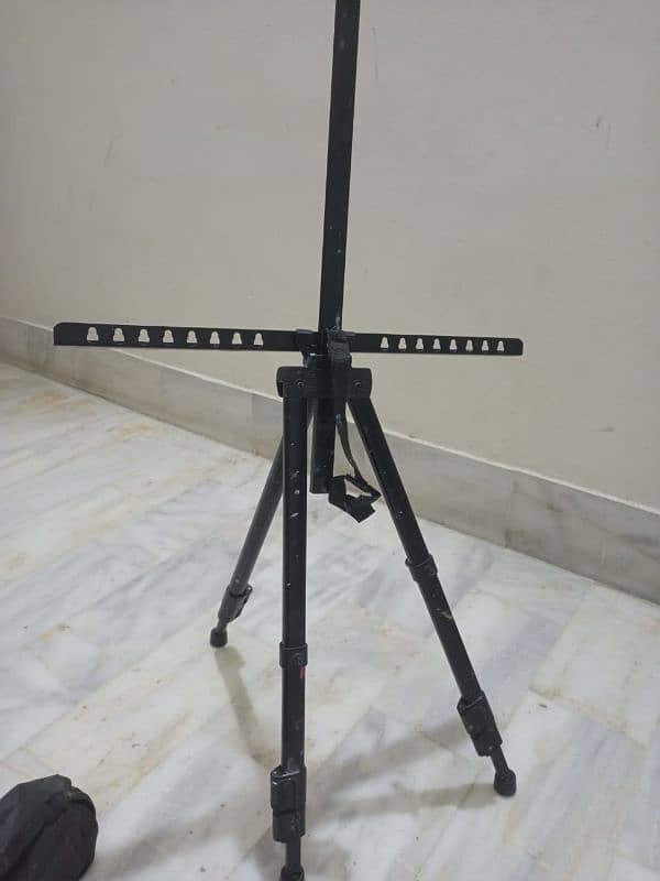 Painting Aisle Metal Frame Black 3