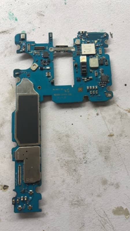S9 plus lcd n back broken full fone for sale 2