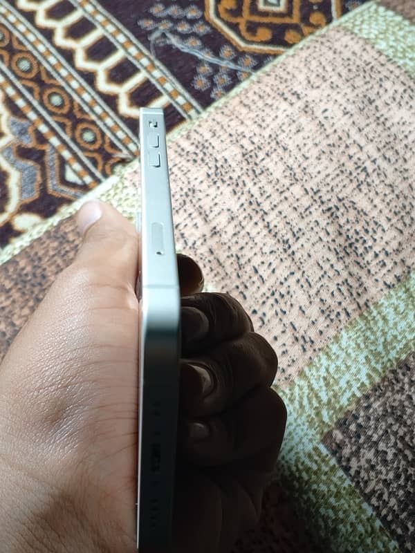 Iphone 12 mini 4