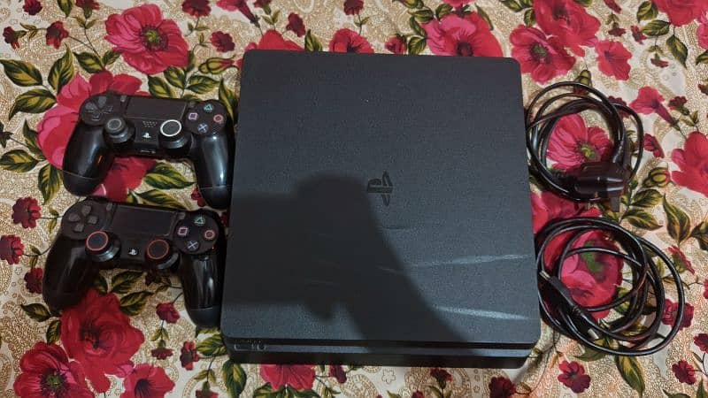 Sony Playstation 4 Slim 1TB 1