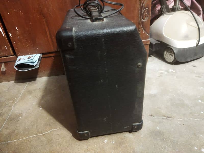 Kramer KA-15 Guitar Amplifier 1