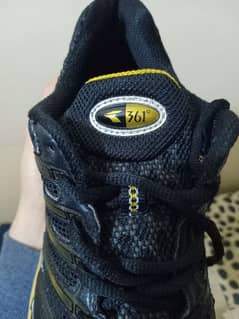 Free Max 361 brand Shoes size 9.