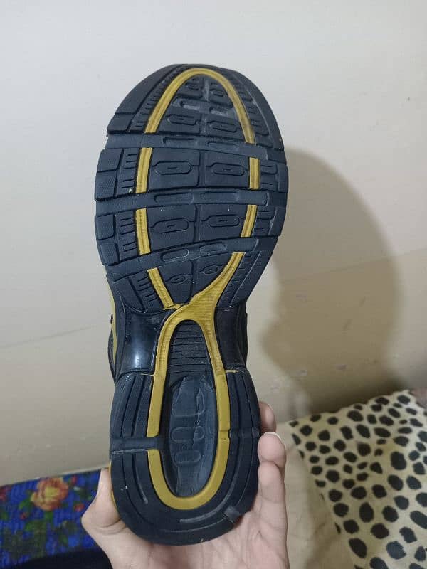 Free Max 361 brand Shoes size 9. 4