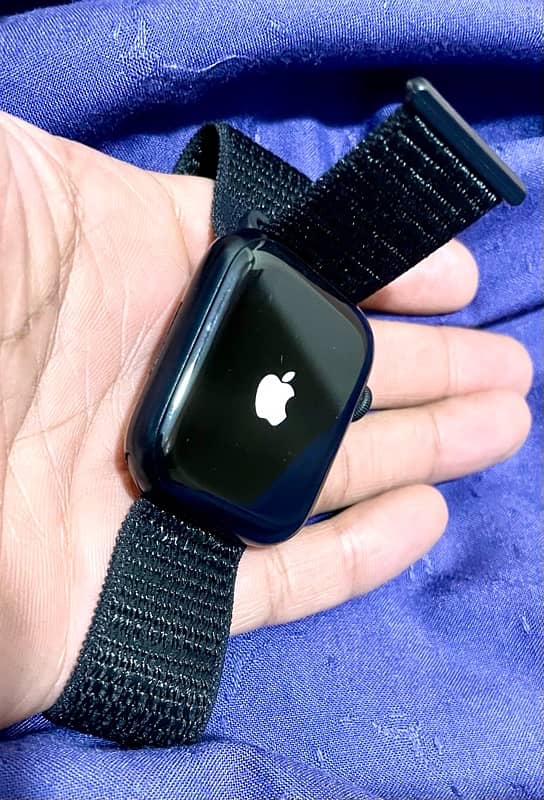 Apple Watch 7 Series (GPS) 1