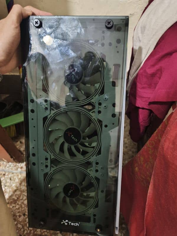 xtech gaming case with 3 argb fans 1