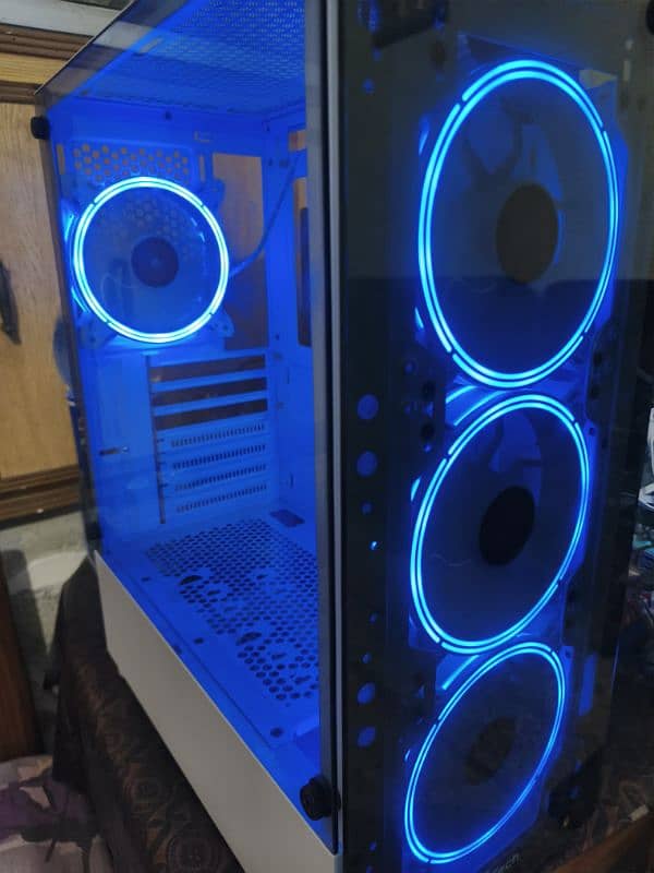 xtech gaming case with 3 argb fans 2