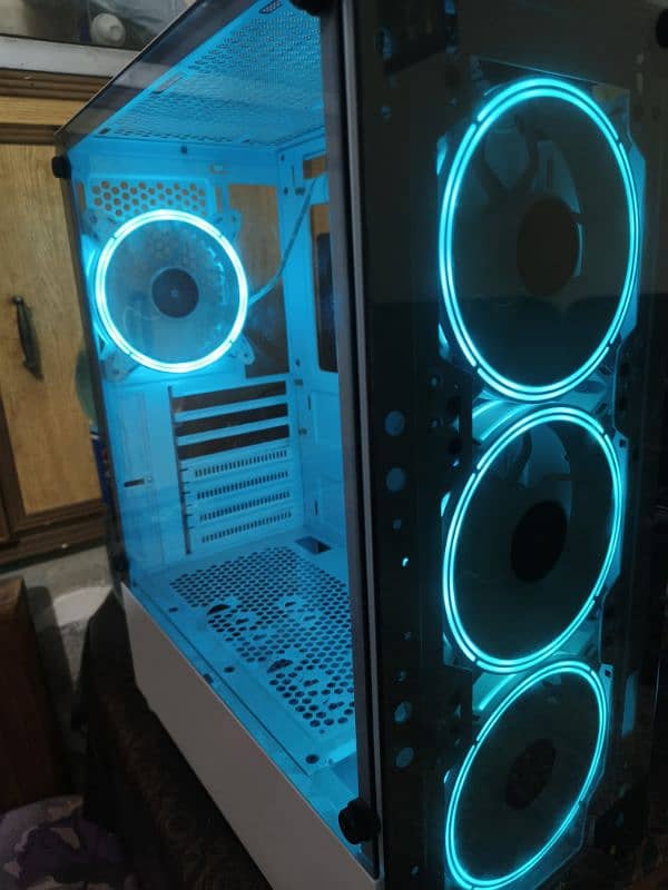 xtech gaming case with 3 argb fans 3