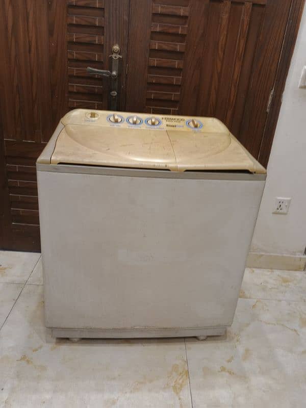 Kenwood Washing machine with dryer for sale. 4