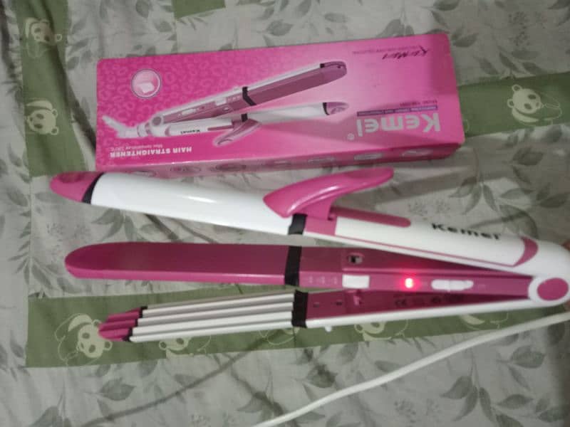 kemei 3 in 1 hair straightener 2