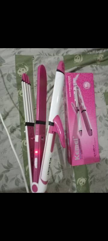 kemei 3 in 1 hair straightener 4