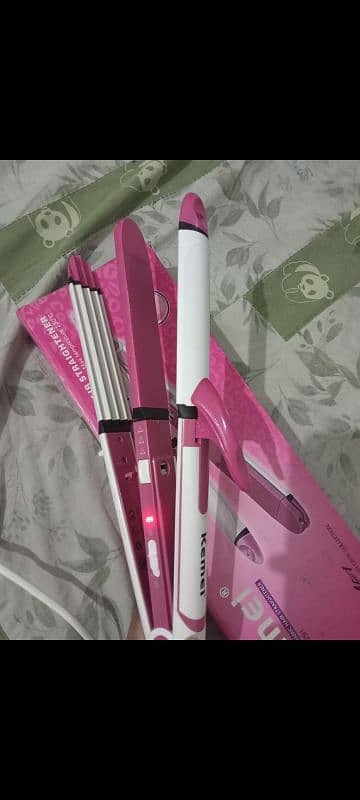 kemei 3 in 1 hair straightener 5