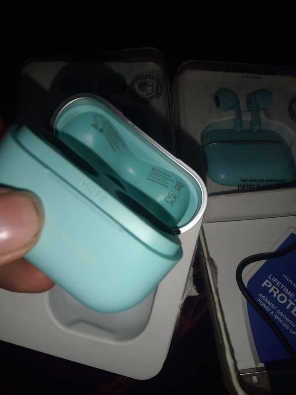 Happy plugs earbuds 3 box ha 2