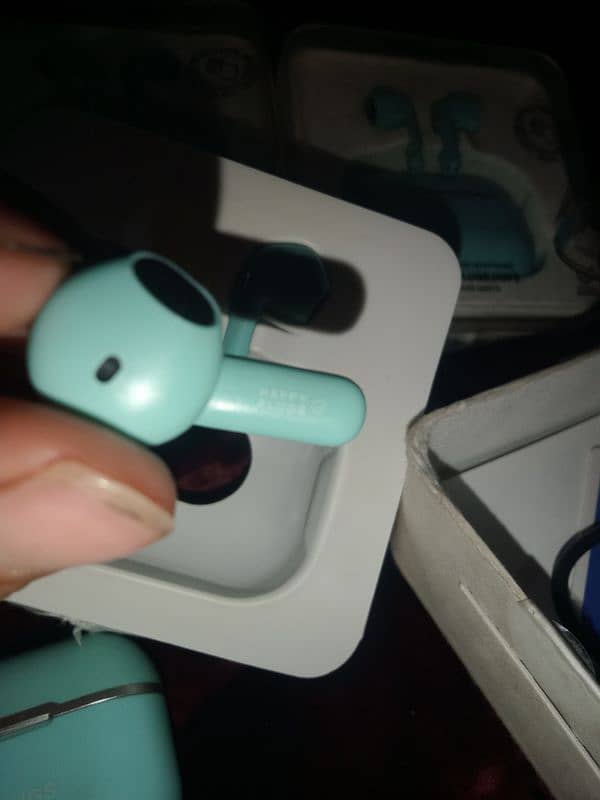 Happy plugs earbuds 3 box ha 3