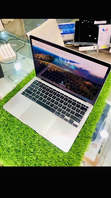 MacBook Air (M1)(13-inch) 7