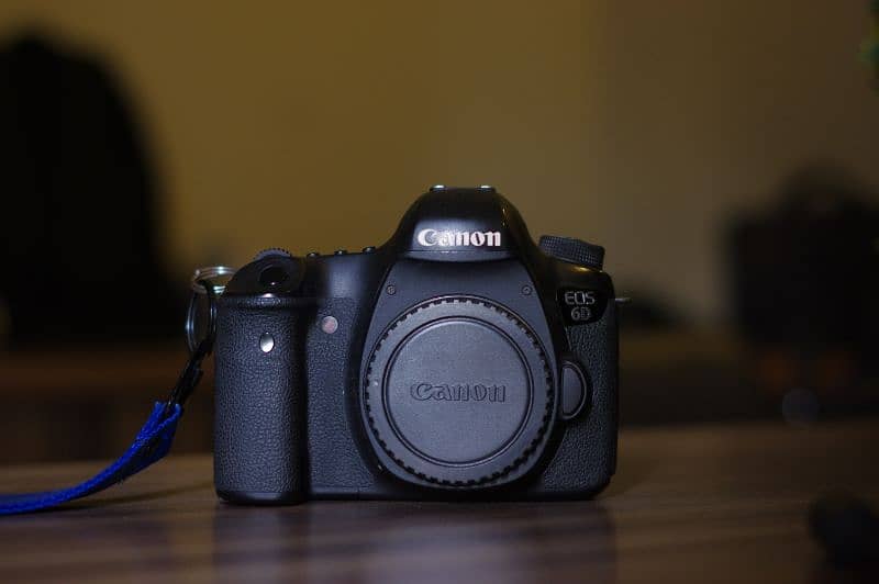 Canon 6D Full Frame only body 0