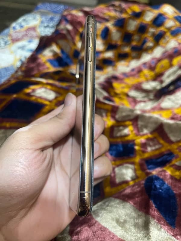 iphone Xs max 512gb pta approved 3