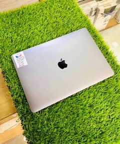 MacBook