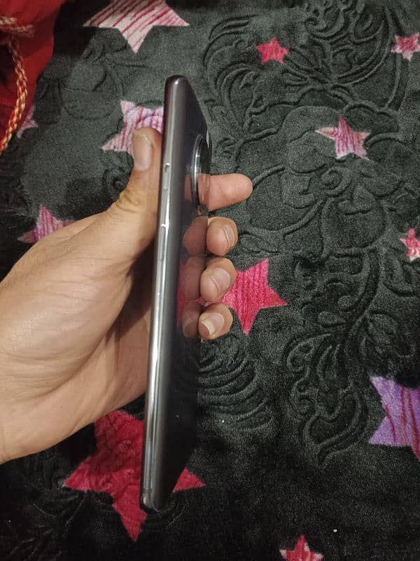 one plus 7t back damage hai thori c (8/128) 1