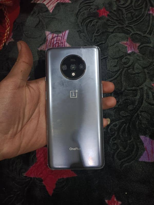 one plus 7t back damage hai thori c (8/128) 2