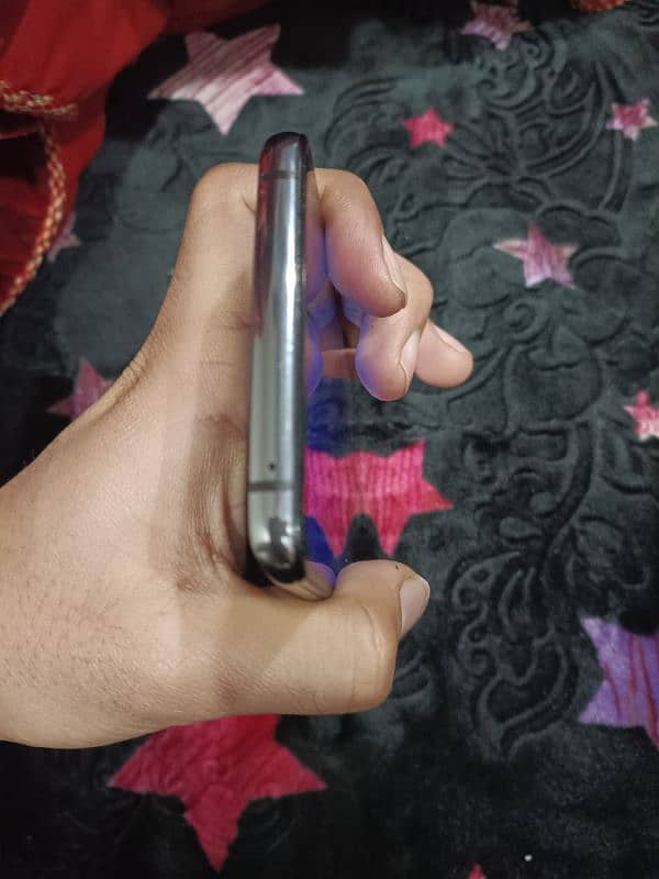 one plus 7t back damage hai thori c (8/128) 4