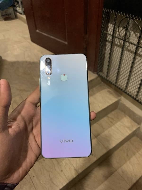 VIVO Y17 1