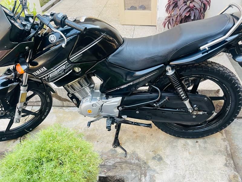 yamaha YBR 125 model 2016 Read ad 1