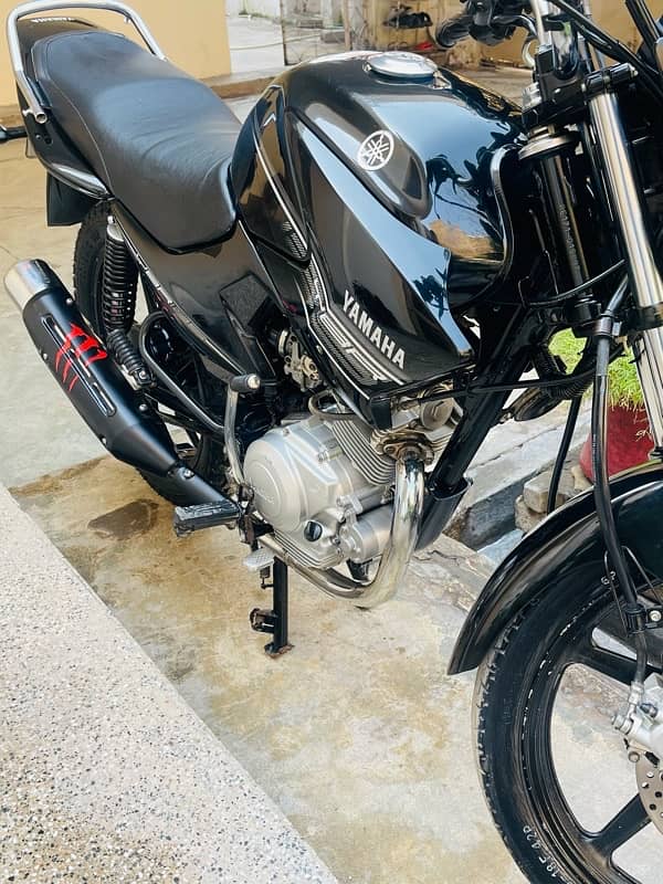 yamaha YBR 125 model 2016 Read ad 3