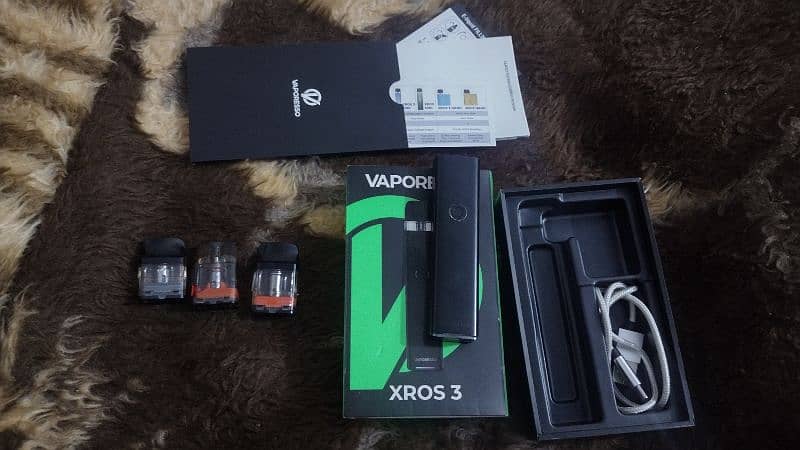 Xcros 3 Pod Device | Slightly Used Like New | Black | Complete Box 6