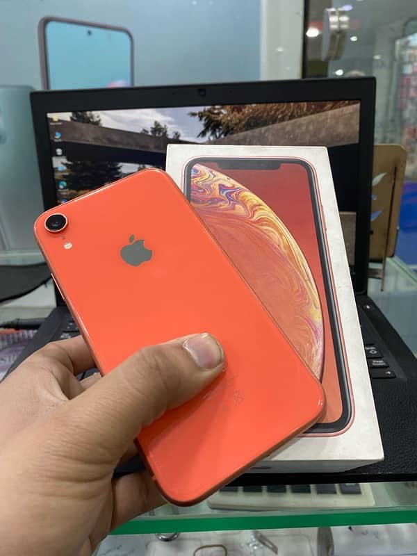 iphone xr 128gb pta approved 5