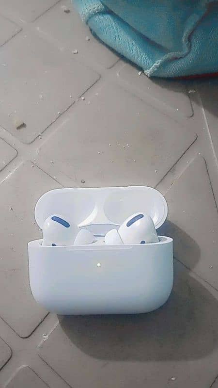 air pods  pro 0