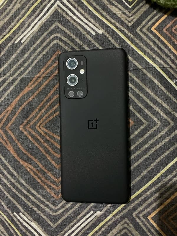 one plus 9pro 12/256 10/10 1