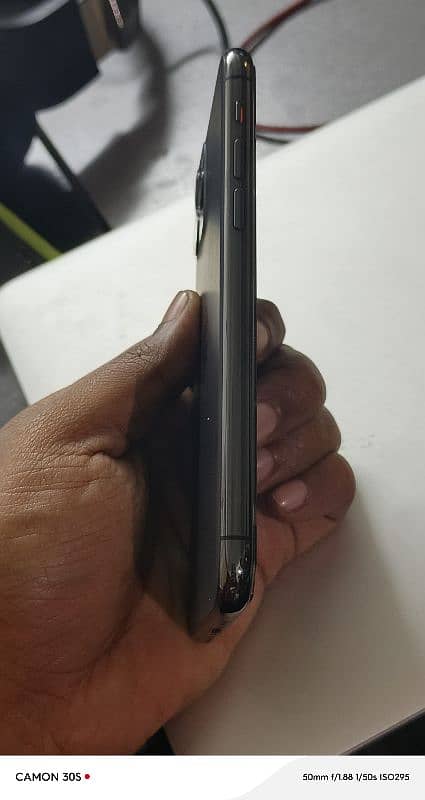 Iphone 11 Pro With Box (Non PTA) 5