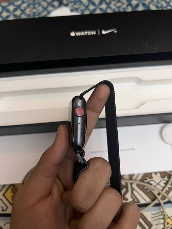 APPLE WATCH SERIES 3 NIKE EDITION 42MM 0