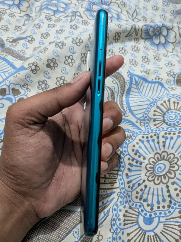 Realme 5i 4