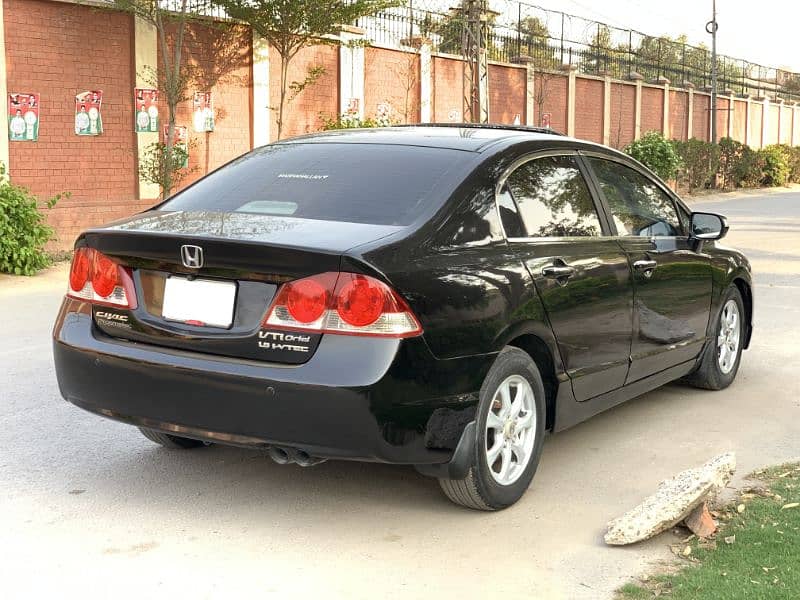 Very Maintained Honda Civic 2007 (Full Option) 3