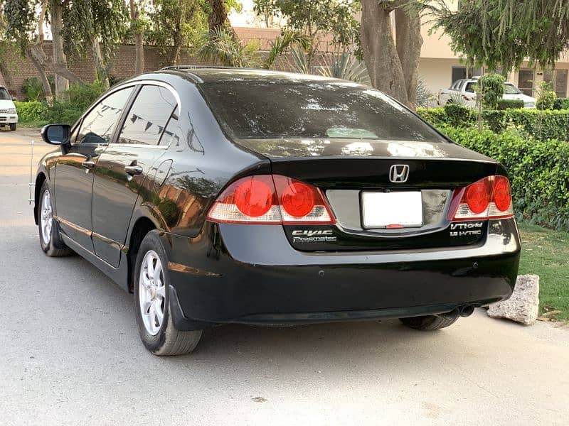 Very Maintained Honda Civic 2007 (Full Option) 4