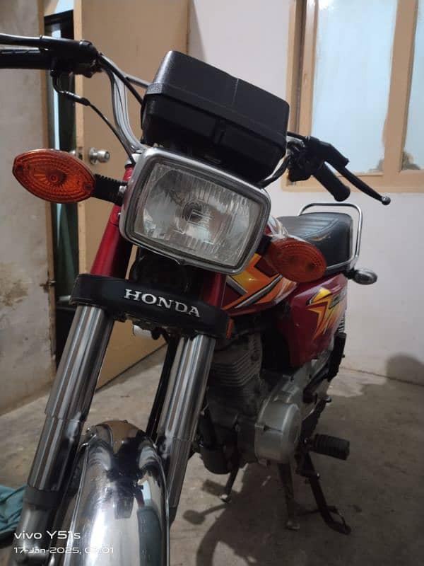 Honda CG 125 Model 2021 Karachi no 1st owner 7