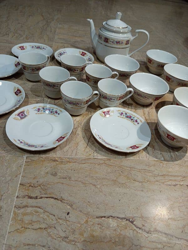 tea set and dessert bowls 0