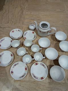 tea set and dessert bowls