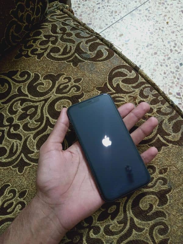 iPhone 11 64gb dual sim official approved 0