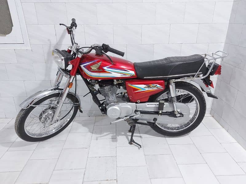 Honda 125 2024 Karachi number. 4